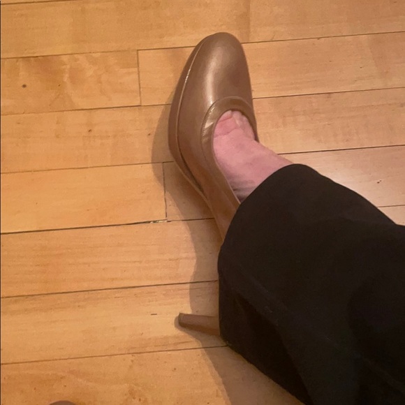 Beautiful Stewart Weitzman pumps - Picture 6 of 8